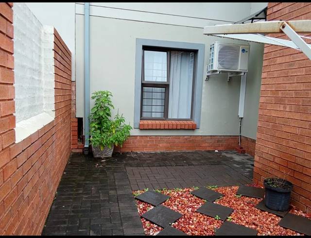 2 BEDROOM TOWNHOUSE FOR SALE IN KYALAMI HILLS